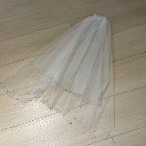 2 Tier Short Sparkly Bead Veil With Comb
